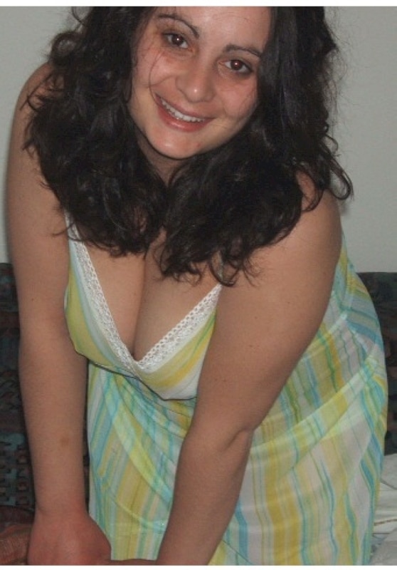 Belle femme seule qui a envie d'un plan entre coquins